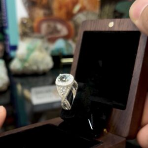 أكوامارين طبيعي