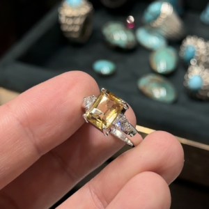 Citrine سترين ذهبي